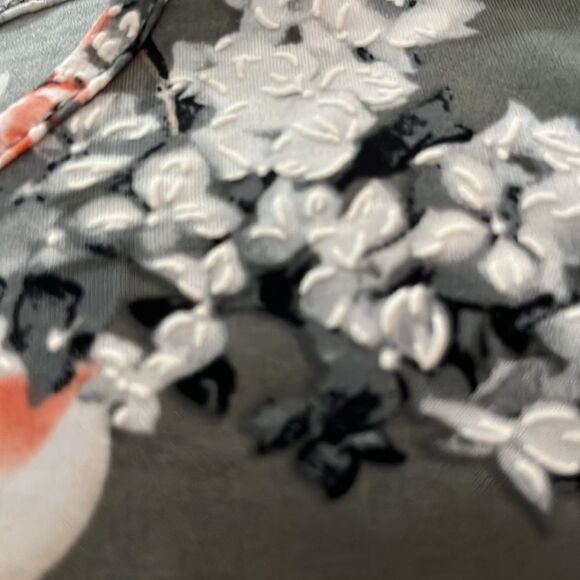 Amana Raised Floral Split Tulip Sleeve Lace Details Grey & Peach NWOT - Picture 7 of 9